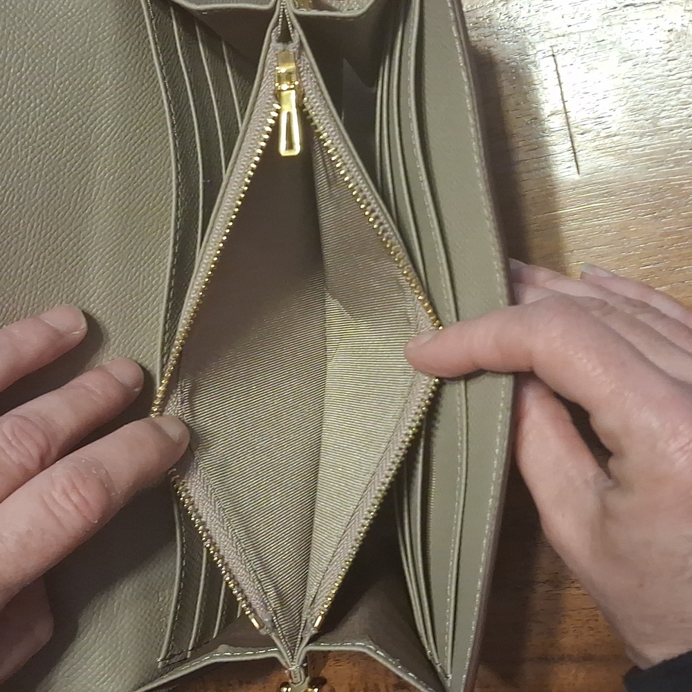 Constance Wallet in Light Gray with Gold Hardware - Picture 8 of 11